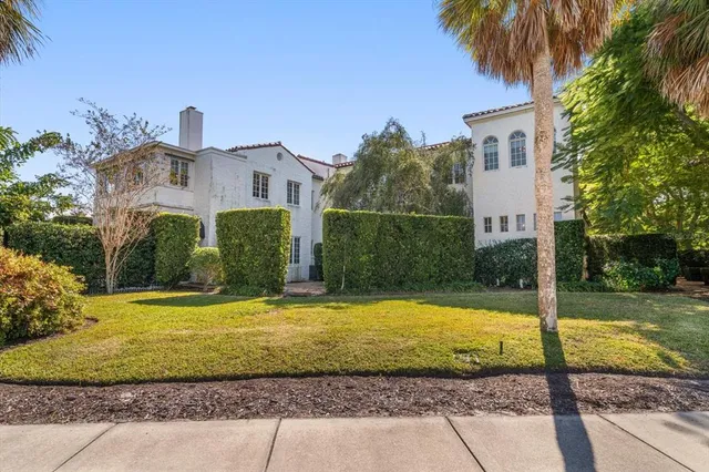 $3,100,000 | 1102 Palmview Avenue, Belleair, FL 33756