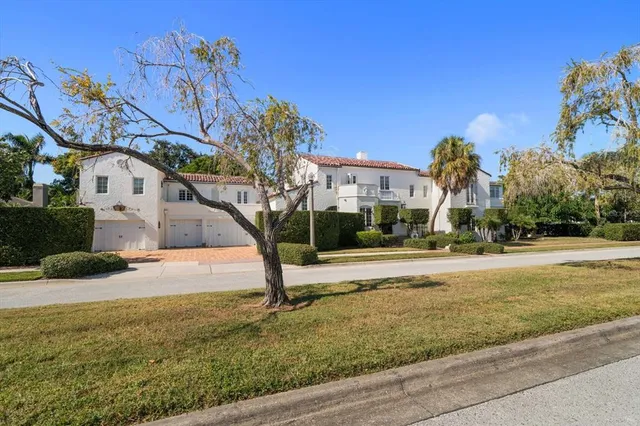 $3,100,000 | 1102 Palmview Avenue, Belleair, FL 33756