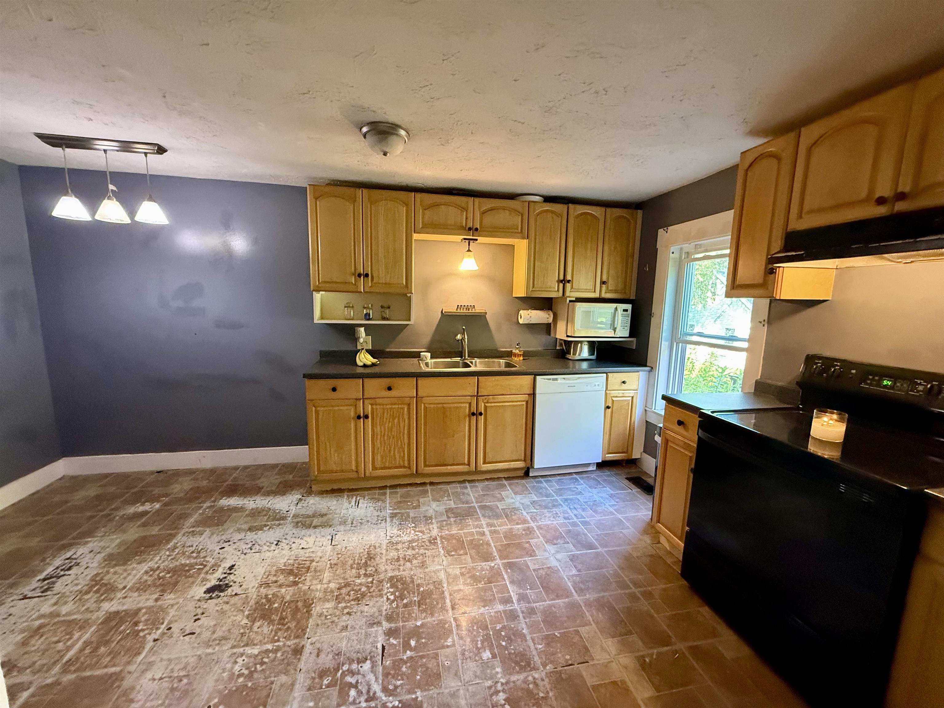 33 Grandview Road Bow, NH 03304 - Photo 8 of 30 Gallery Image 8