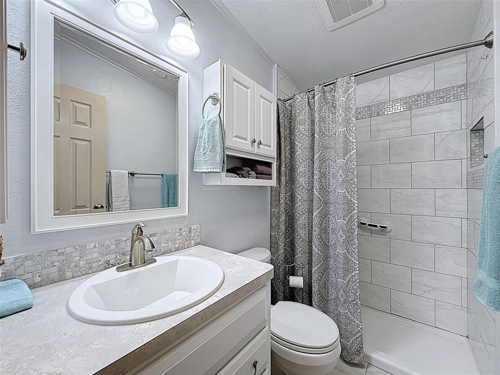1001 Starkey Road, Unit 259 Largo, FL 33771 - Photo 18 of 30 Guest Bath