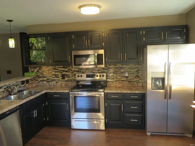 $1,200 | 702 North Main Street, Unit 1, Auburn, IN 46706