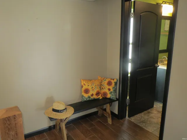 $1,200 | 702 North Main Street, Unit 1, Auburn, IN 46706