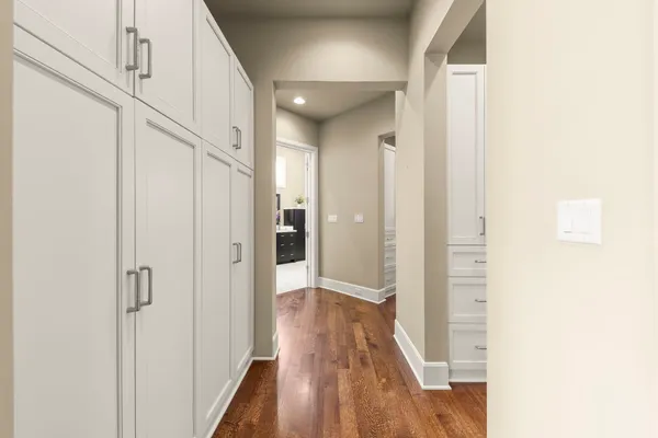 $2,950,000 | 1807 Midwest Club Parkway, Oak Brook, IL 60523