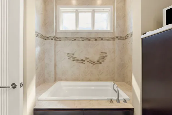 $2,950,000 | 1807 Midwest Club Parkway, Oak Brook, IL 60523