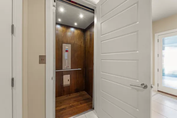 $2,950,000 | 1807 Midwest Club Parkway, Oak Brook, IL 60523