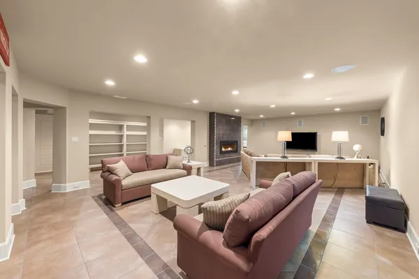$2,950,000 | 1807 Midwest Club Parkway, Oak Brook, IL 60523