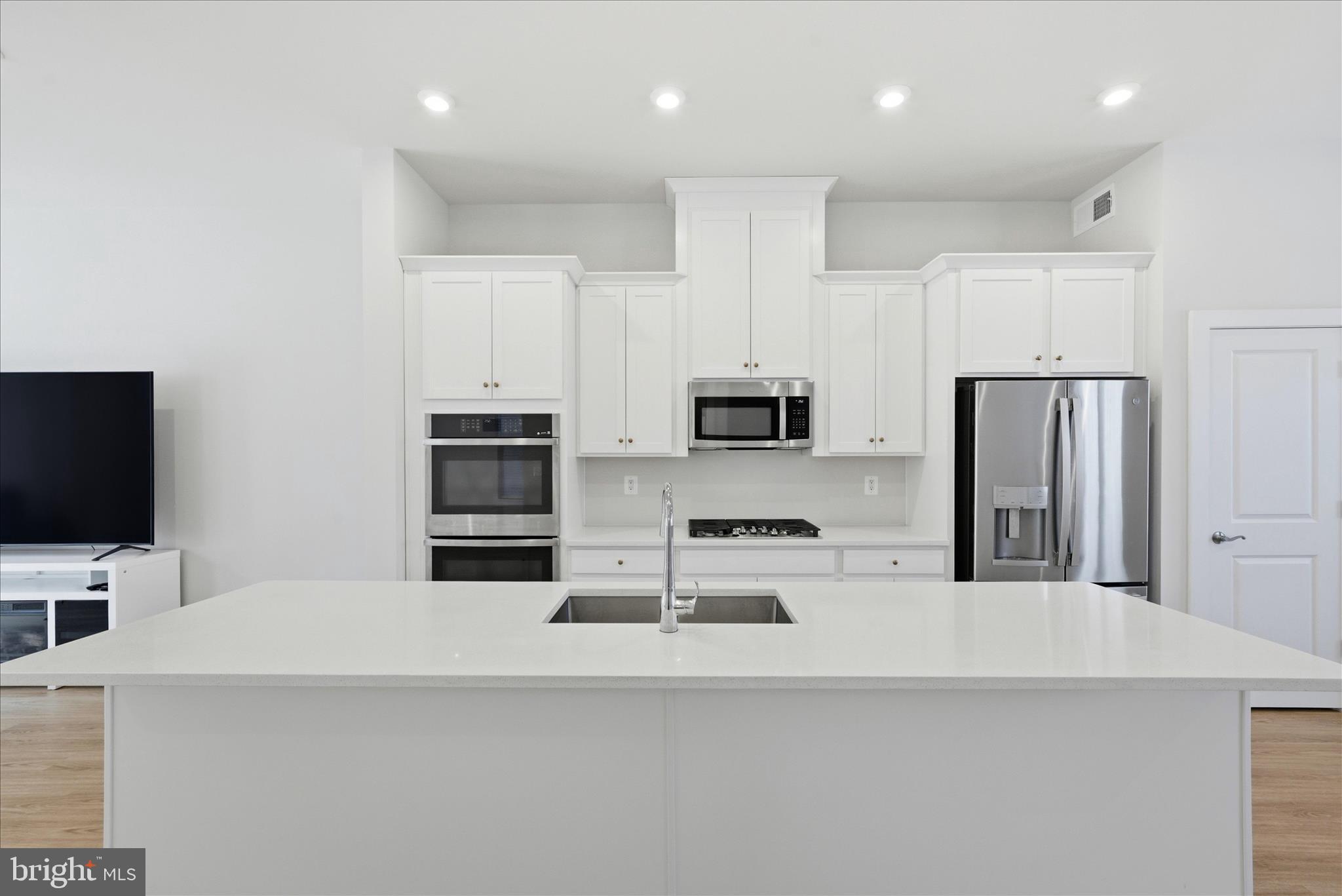 18351 Moss Garden Road Dumfries, VA 22026 - Photo 5 of 58 Kitchen