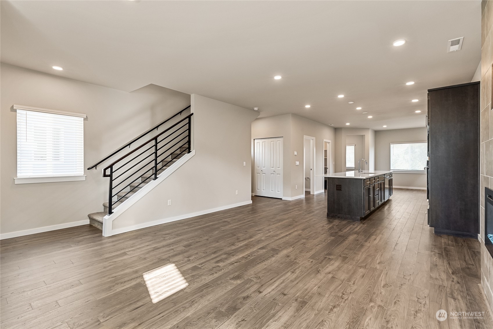 417 207th Street Southeast Bothell, WA 98012 - Photo 4 of 36 Gallery Image 4