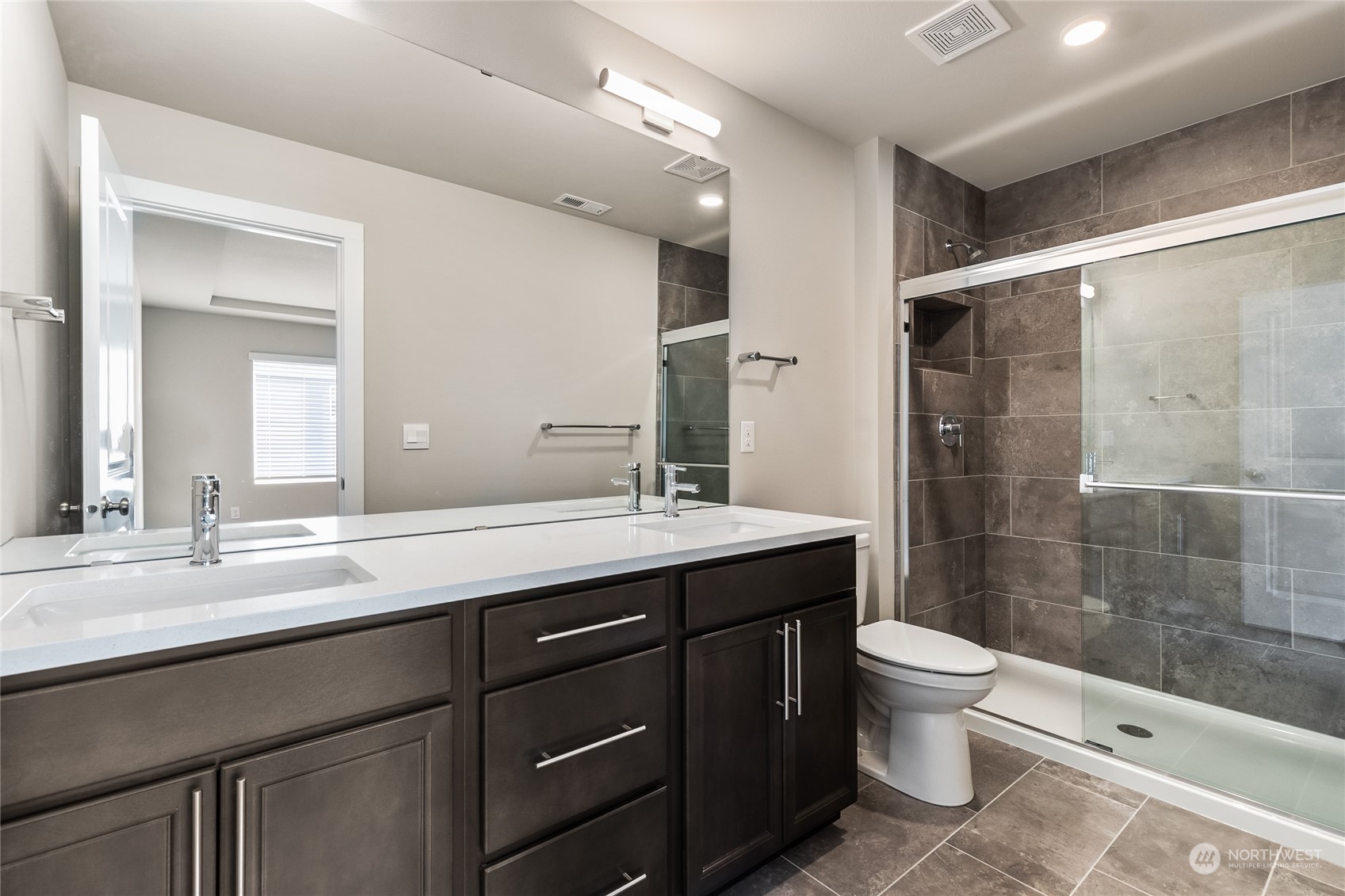 417 207th Street Southeast Bothell, WA 98012 - Photo 5 of 36 Gallery Image 5