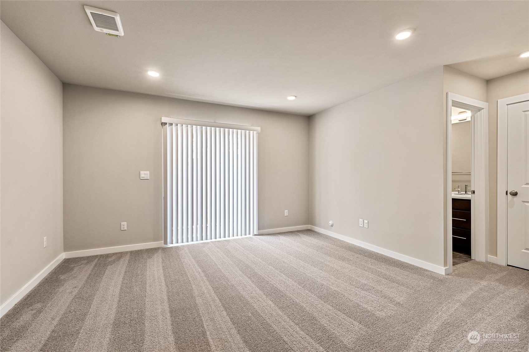 417 207th Street Southeast Bothell, WA 98012 - Photo 7 of 36 Gallery Image 7