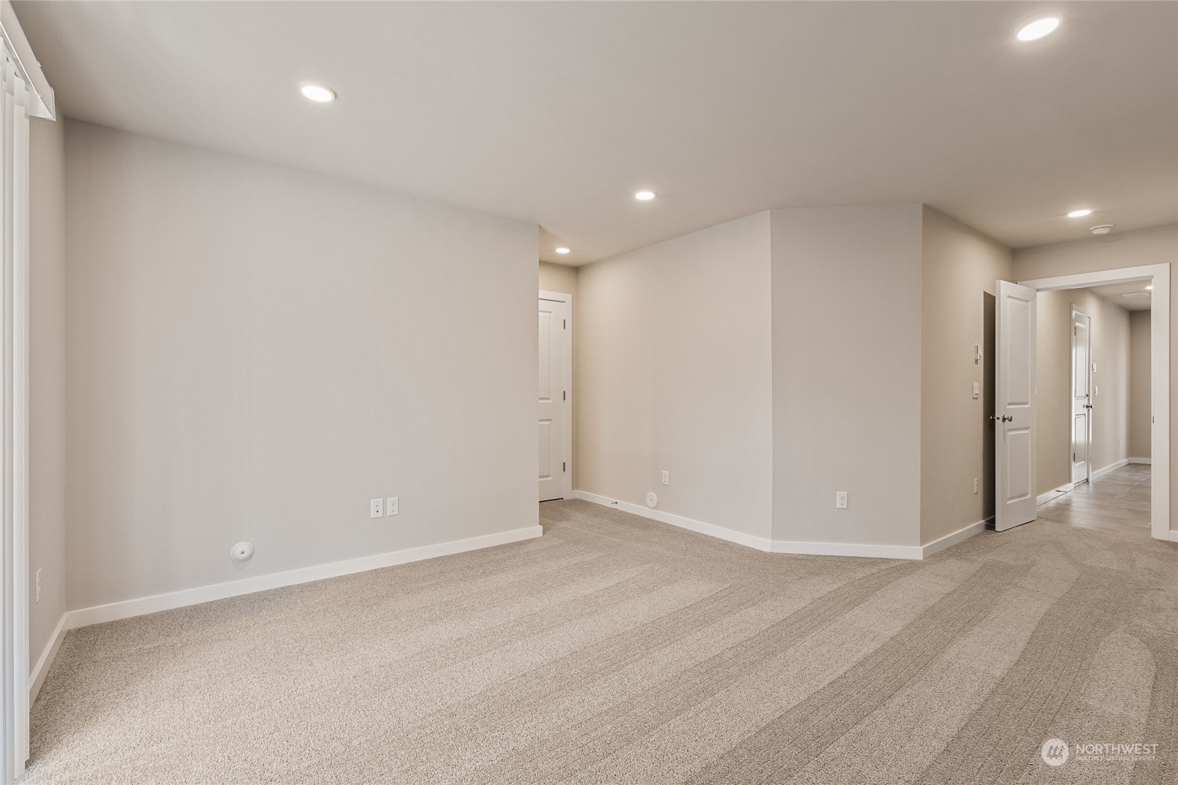 417 207th Street Southeast Bothell, WA 98012 - Photo 8 of 36 Gallery Image 8
