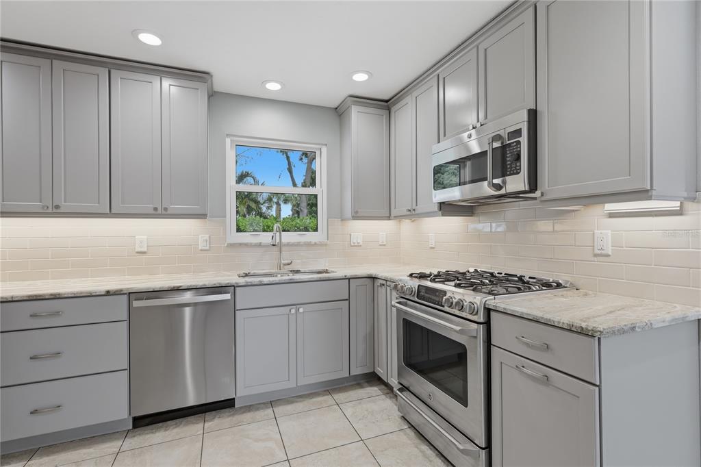 1450 Strada D Oro Venice, FL 34292 - Photo 8 of 38