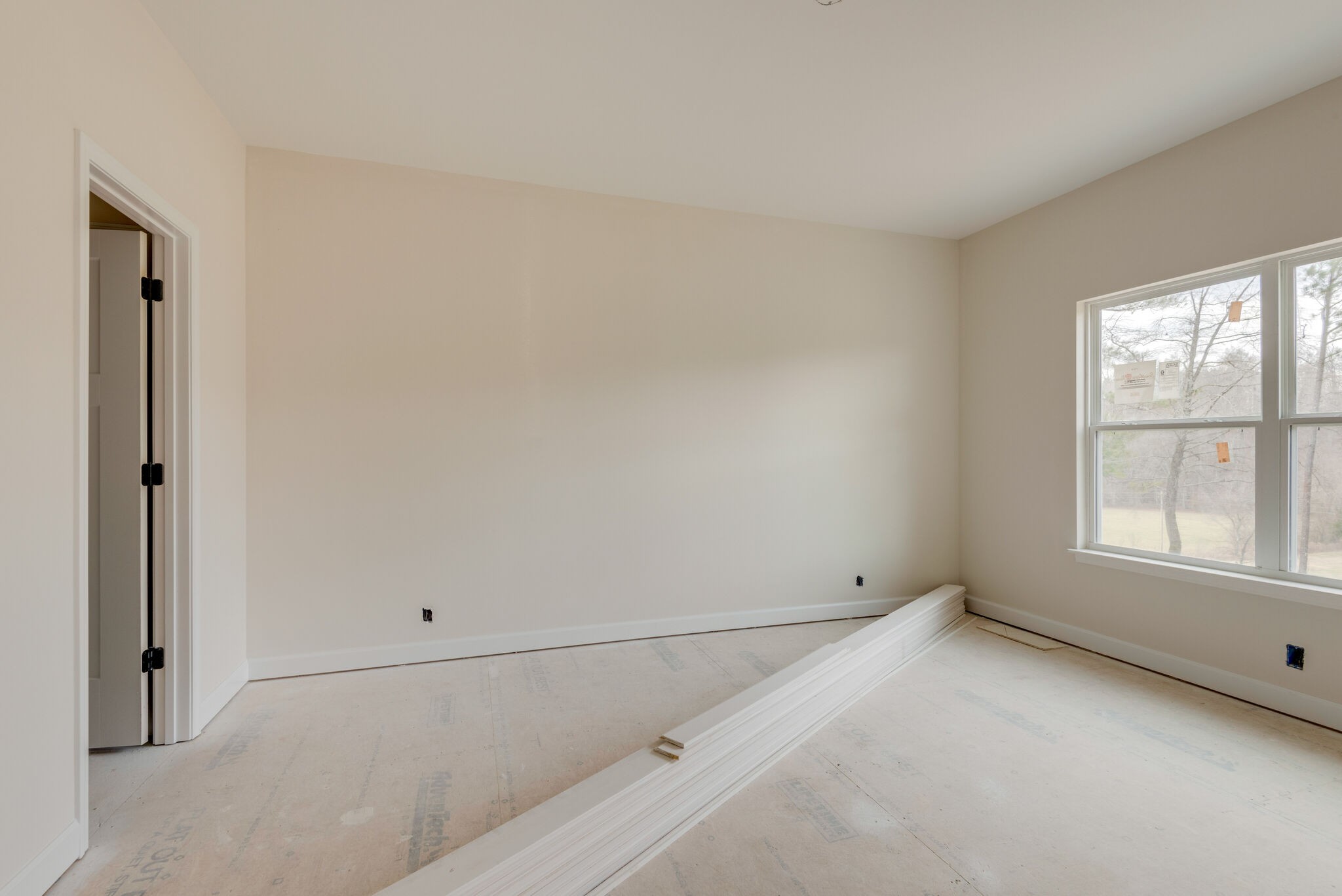 1395 South Eno Road Dickson, TN 37055 - Photo 14 of 27 an empty room with windows