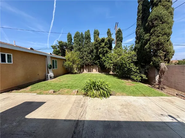 $4,900 | 5421 West 120th Street, Inglewood, CA 90304