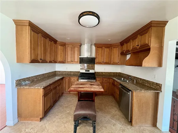 $4,900 | 5421 West 120th Street, Inglewood, CA 90304