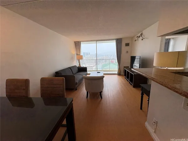 $2,600 | 400 Hobron Lane, Unit 2712, Honolulu, HI 96815