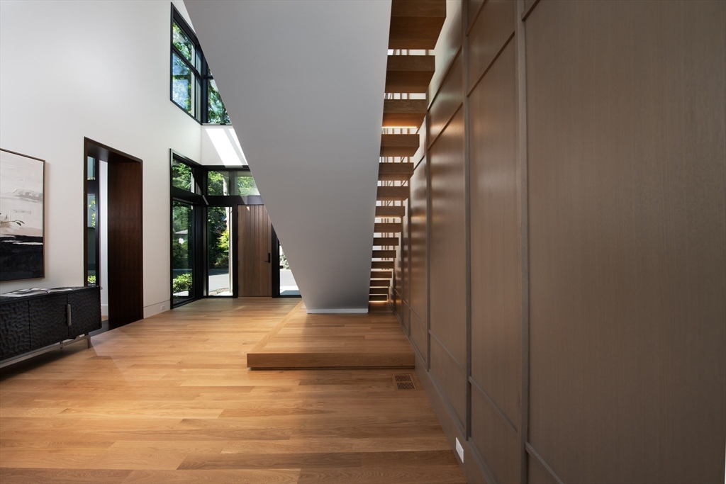 23 Thoreau Road Lexington, MA 02420 - Photo 26 of 41 a view of gallery with windows