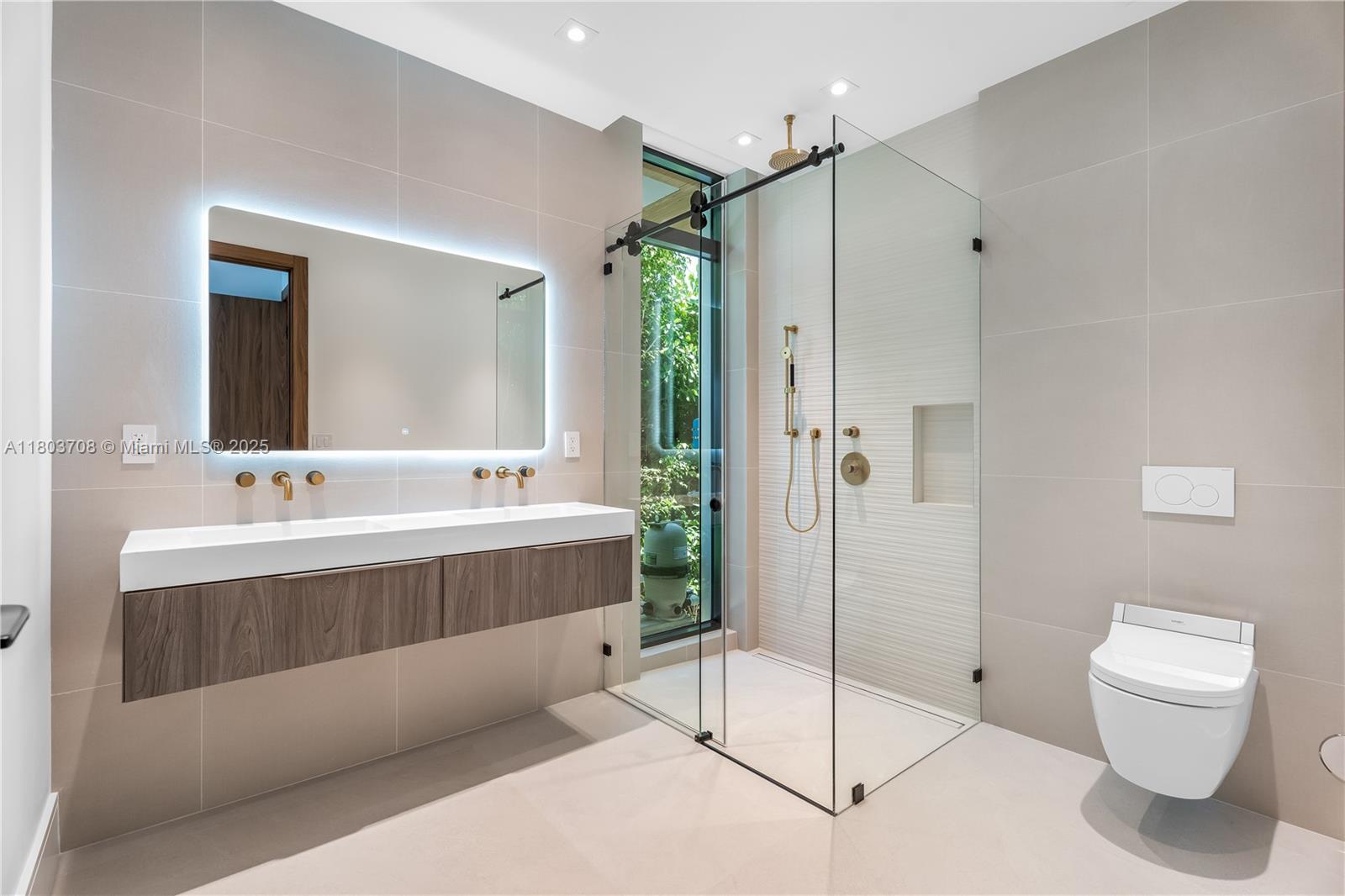 2037 Northeast 121st Road North Miami, FL 33181 - Photo 11 of 36