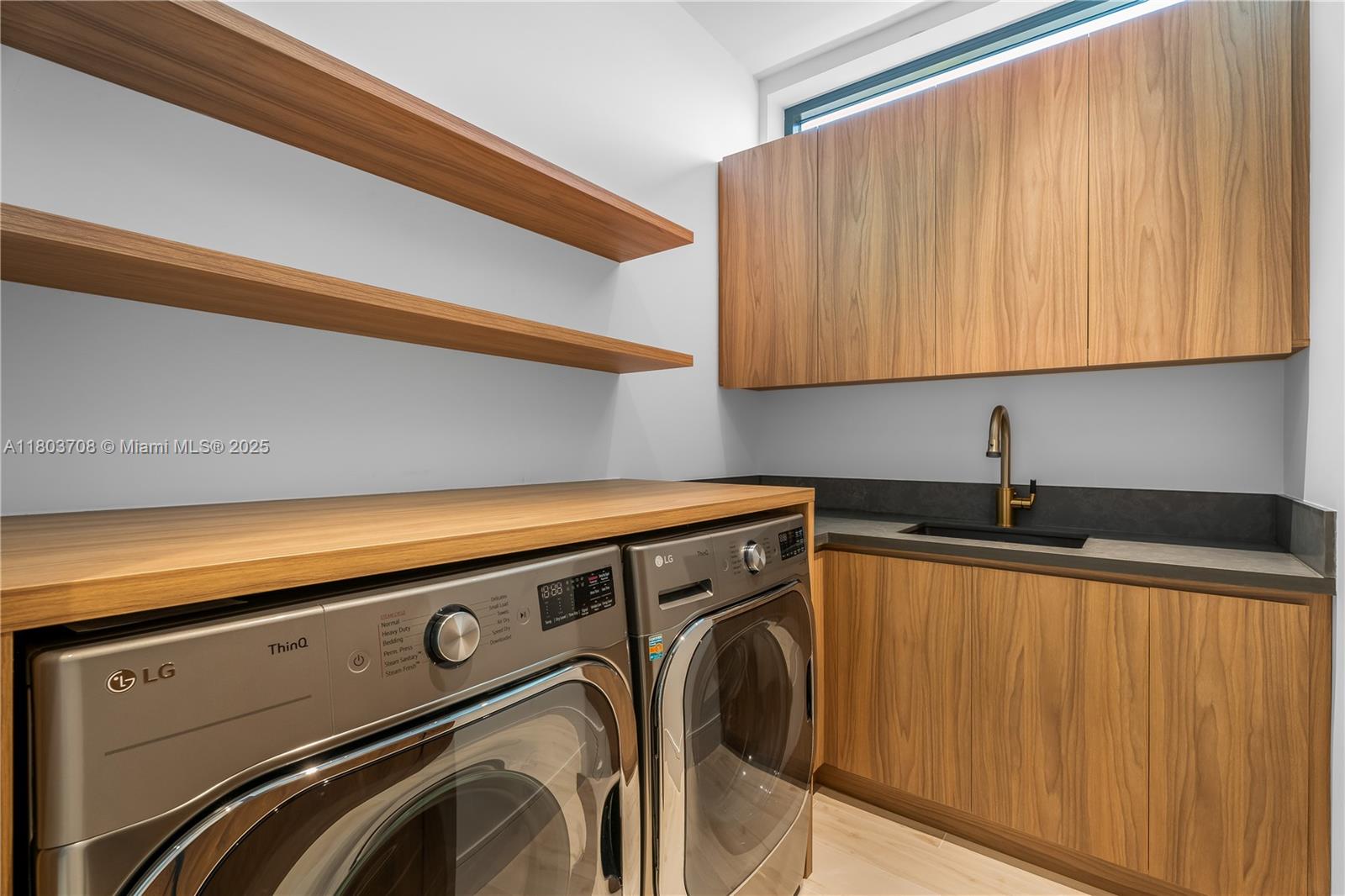 2037 Northeast 121st Road North Miami, FL 33181 - Photo 15 of 36