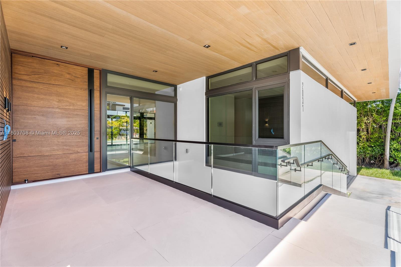 2037 Northeast 121st Road North Miami, FL 33181 - Photo 16 of 36