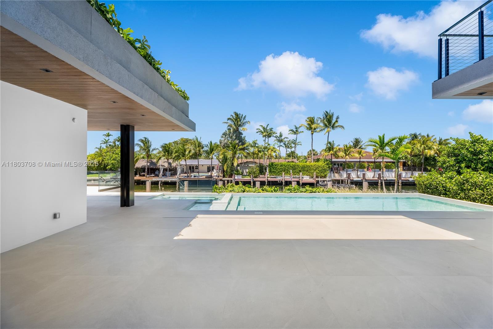 2037 Northeast 121st Road North Miami, FL 33181 - Photo 17 of 36