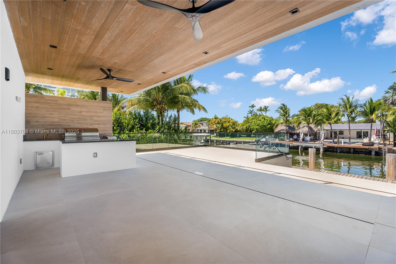 2037 Northeast 121st Road North Miami, FL 33181 - Photo 18 of 36