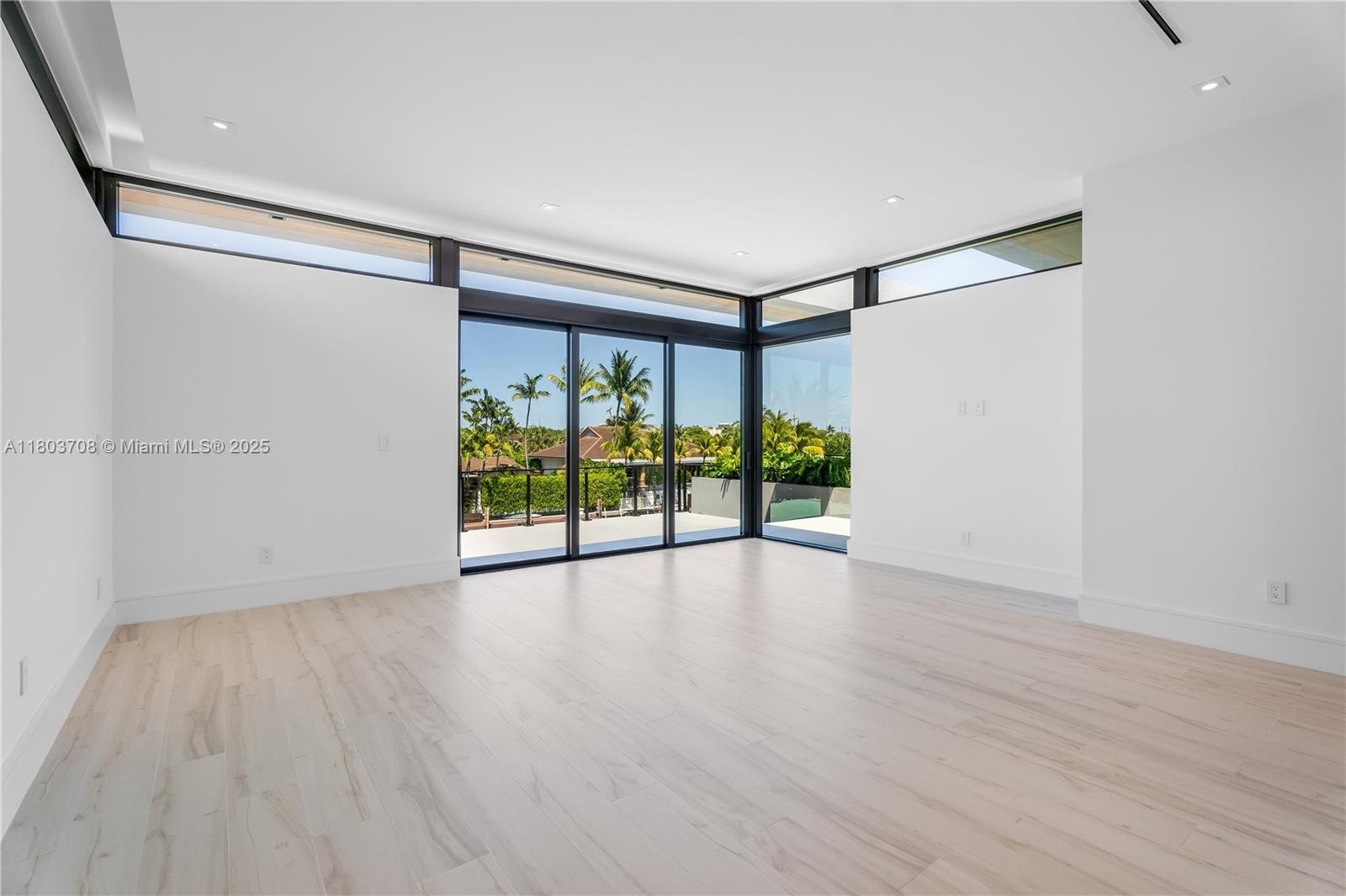 2037 Northeast 121st Road North Miami, FL 33181 - Photo 25 of 36