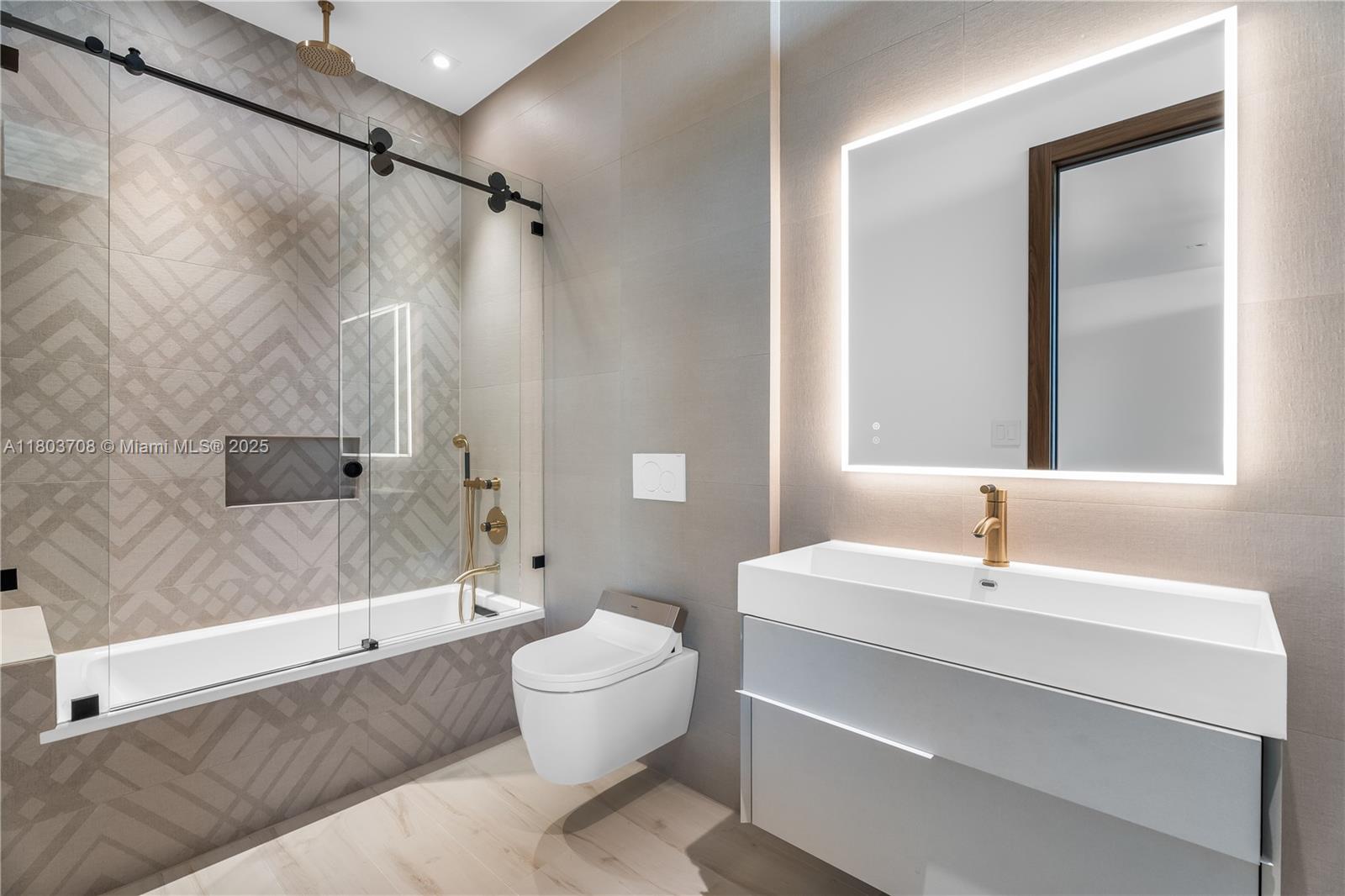 2037 Northeast 121st Road North Miami, FL 33181 - Photo 27 of 36