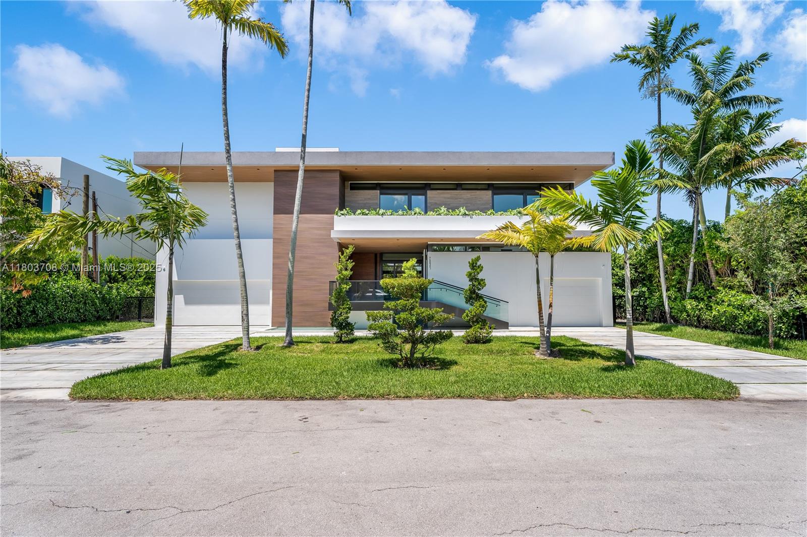 2037 Northeast 121st Road North Miami, FL 33181 - Photo 33 of 36