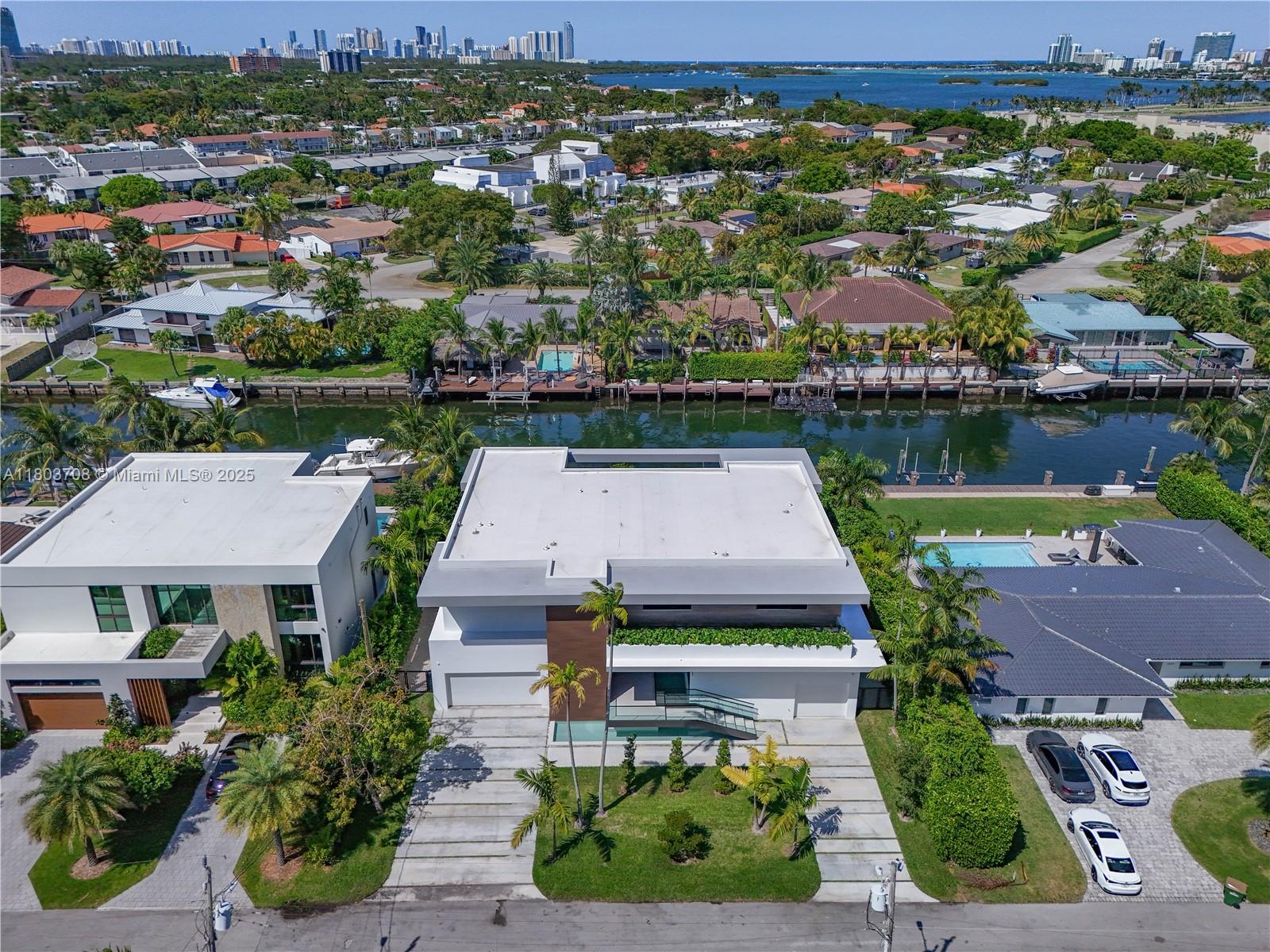 2037 Northeast 121st Road North Miami, FL 33181 - Photo 34 of 36