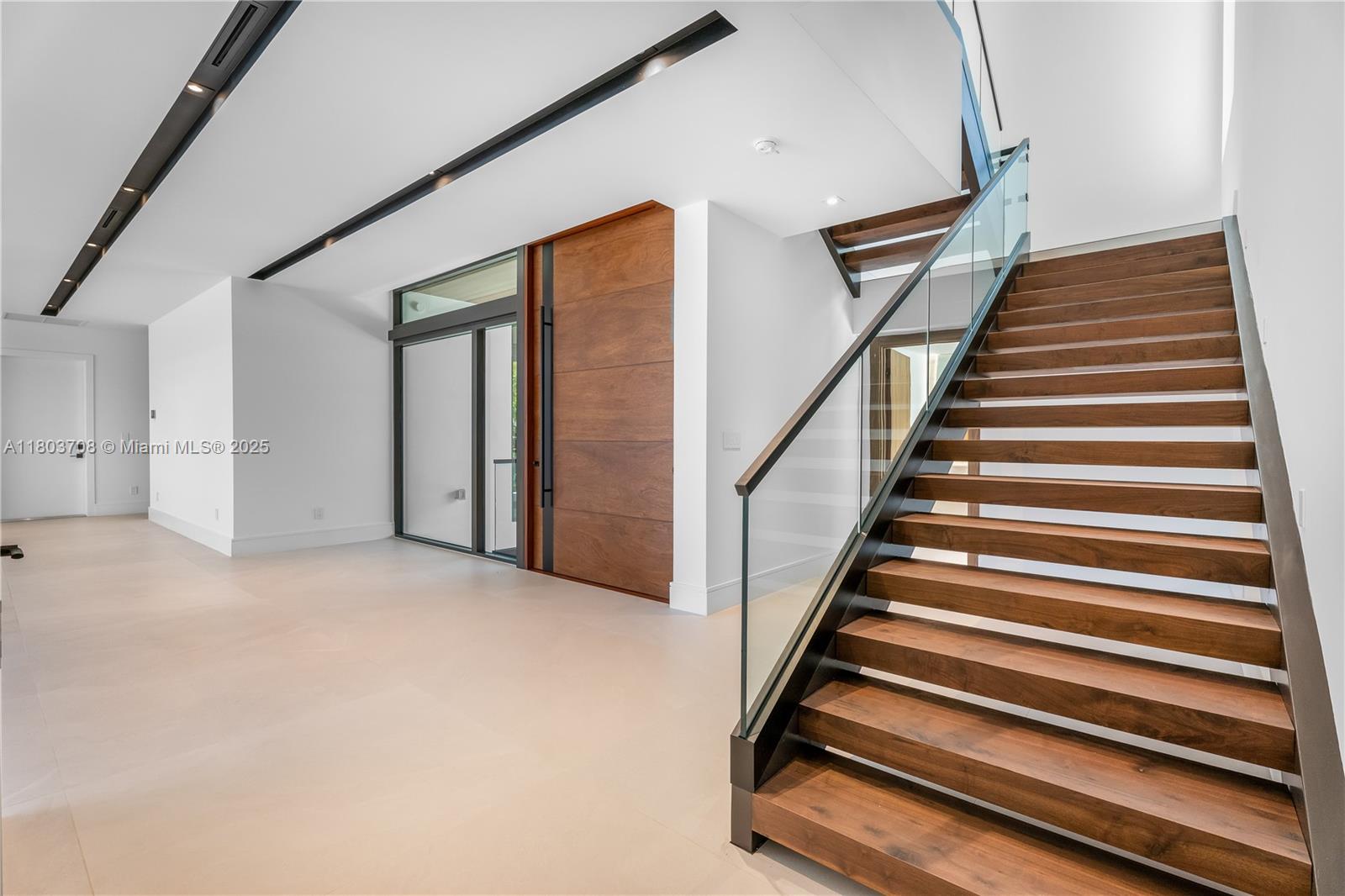 2037 Northeast 121st Road North Miami, FL 33181 - Photo 5 of 36