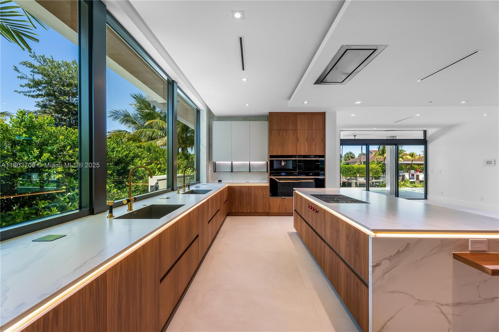 2037 Northeast 121st Road North Miami, FL 33181 - Photo 9 of 36