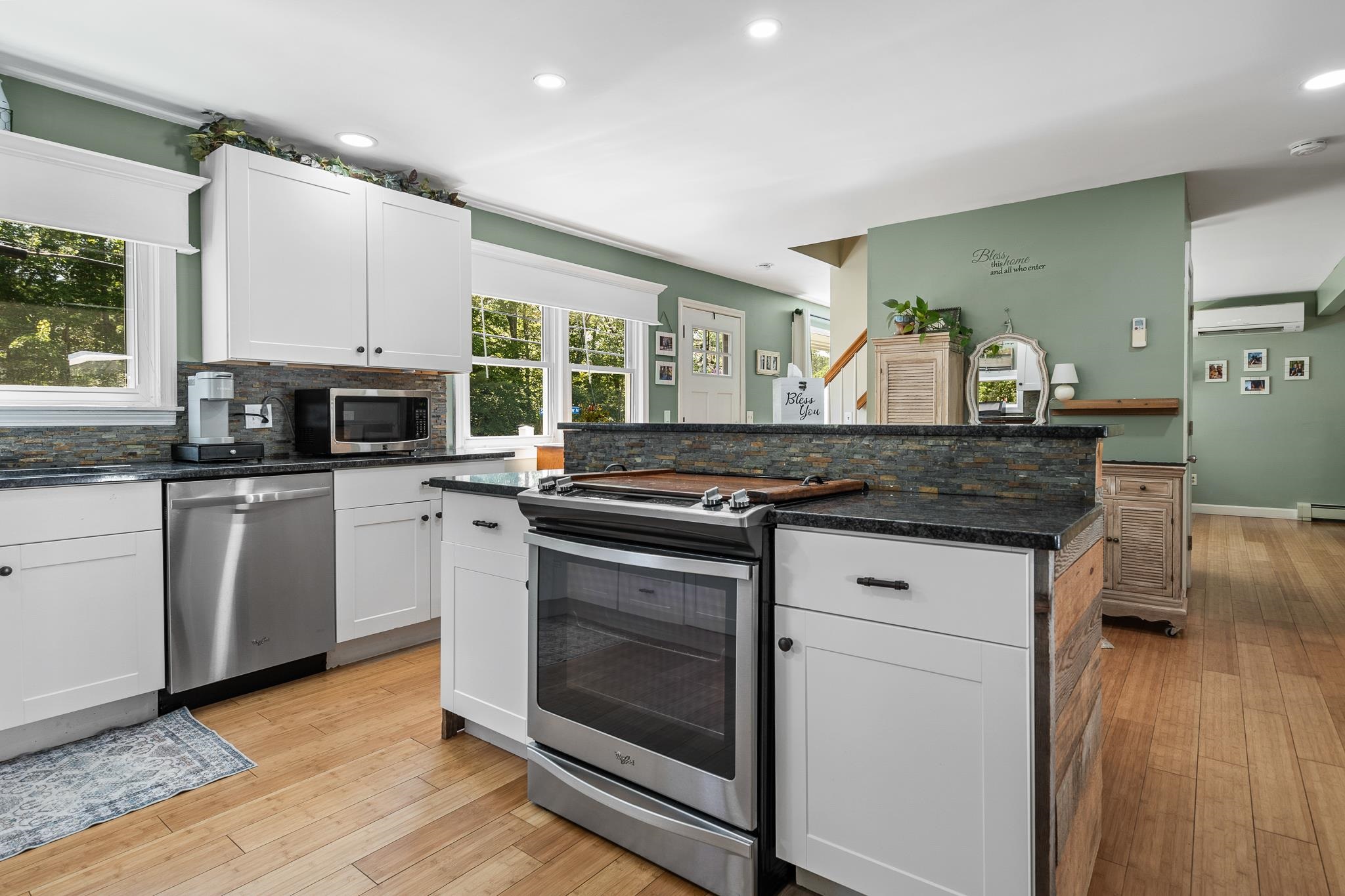 108 Farmer Road Hooksett, NH 03106 - Photo 3 of 49