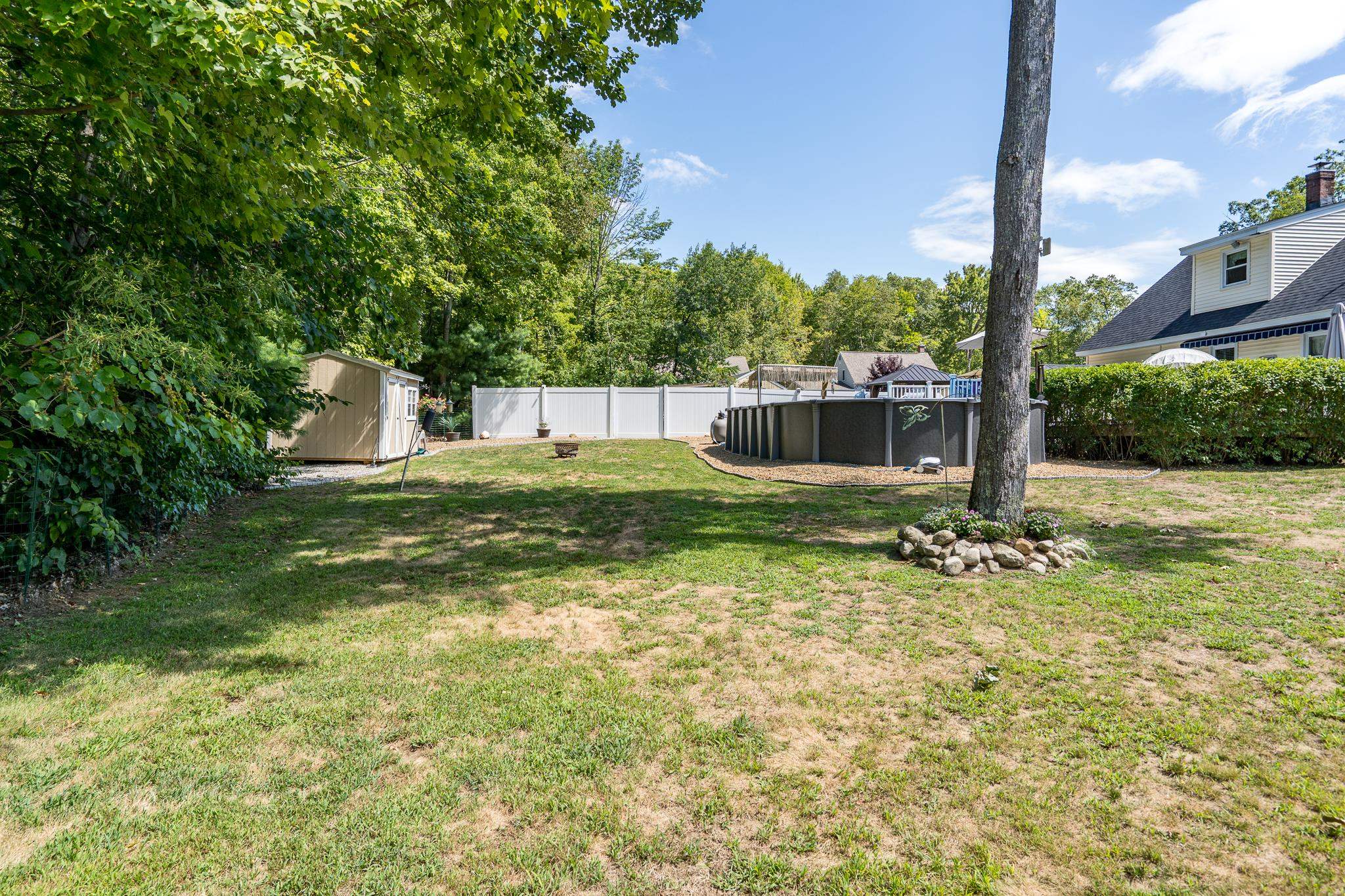 108 Farmer Road Hooksett, NH 03106 - Photo 40 of 49