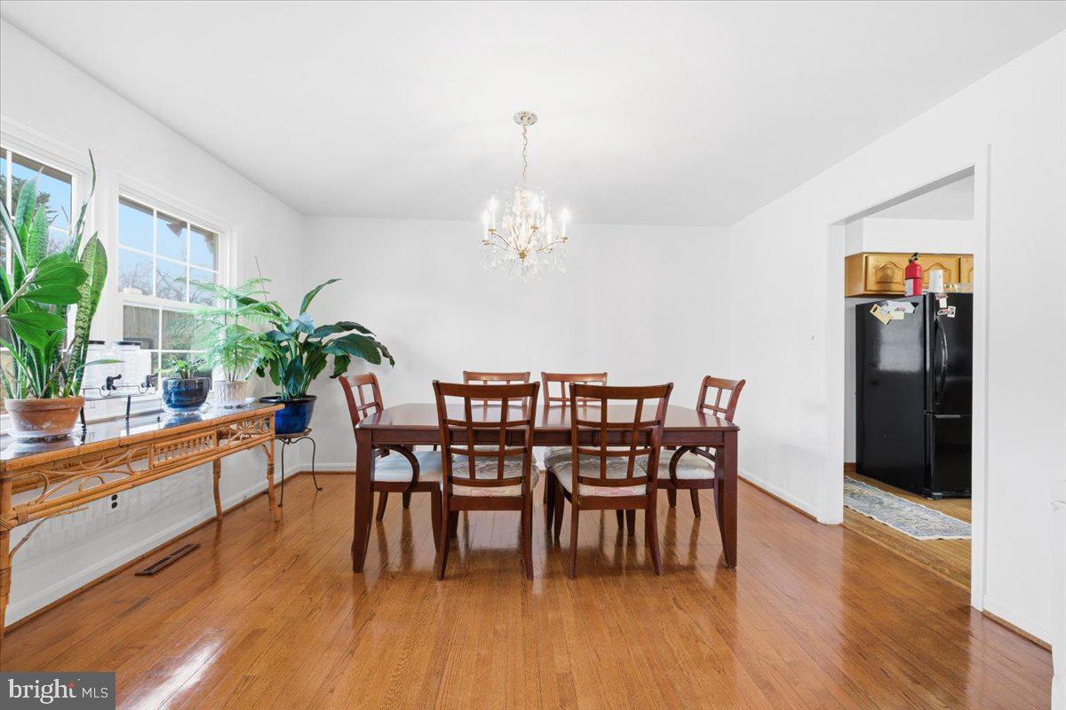 8709 Hawkins Creamery Road Gaithersburg, MD 20882 - Photo 11 of 36 Dining Room