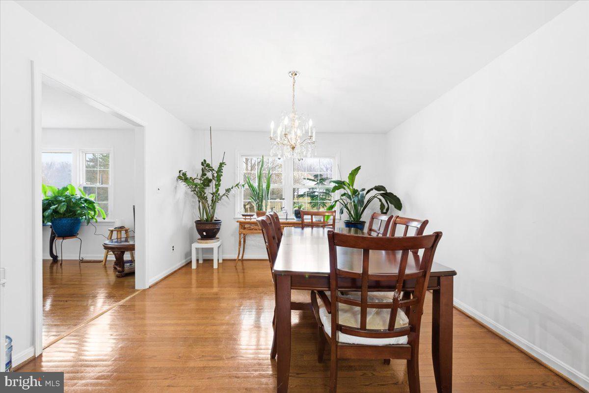 8709 Hawkins Creamery Road Gaithersburg, MD 20882 - Photo 12 of 36 Dining Room