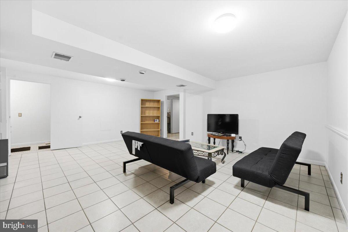 8709 Hawkins Creamery Road Gaithersburg, MD 20882 - Photo 25 of 36