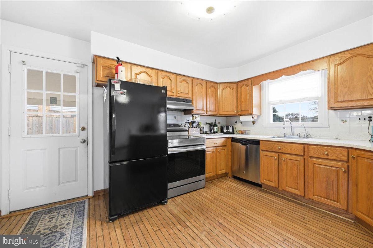 8709 Hawkins Creamery Road Gaithersburg, MD 20882 - Photo 8 of 36