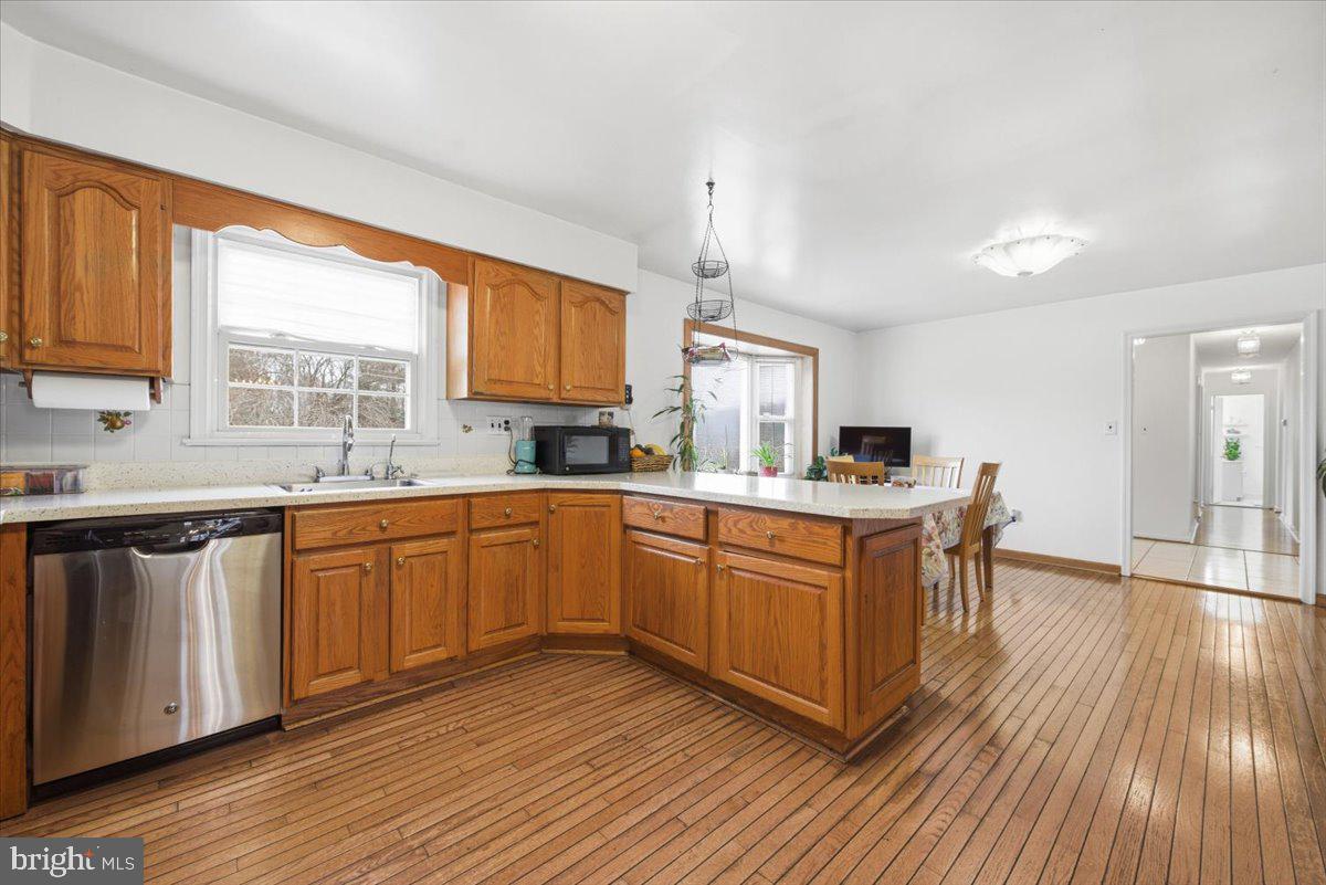 8709 Hawkins Creamery Road Gaithersburg, MD 20882 - Photo 10 of 36