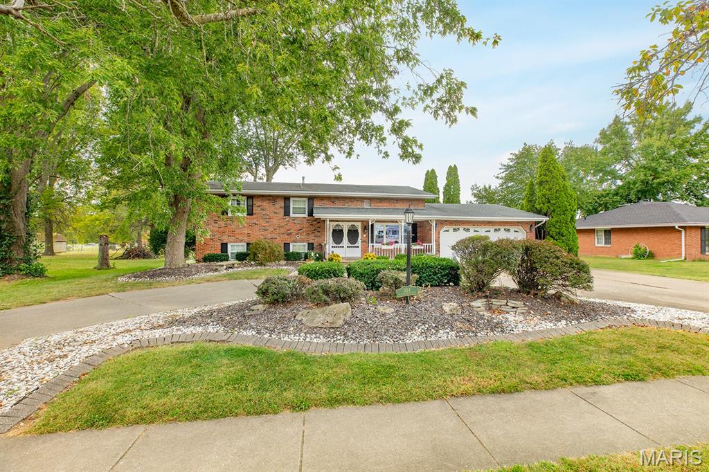 324 Old Bethalto Road Bethalto, IL 62010 - Photo 2 of 59 Gallery Image 2