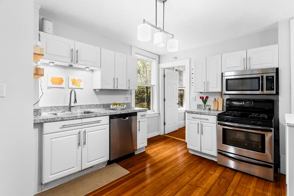 $3,700 | 181 West Fifth Street, Unit 2, Boston, MA 02127