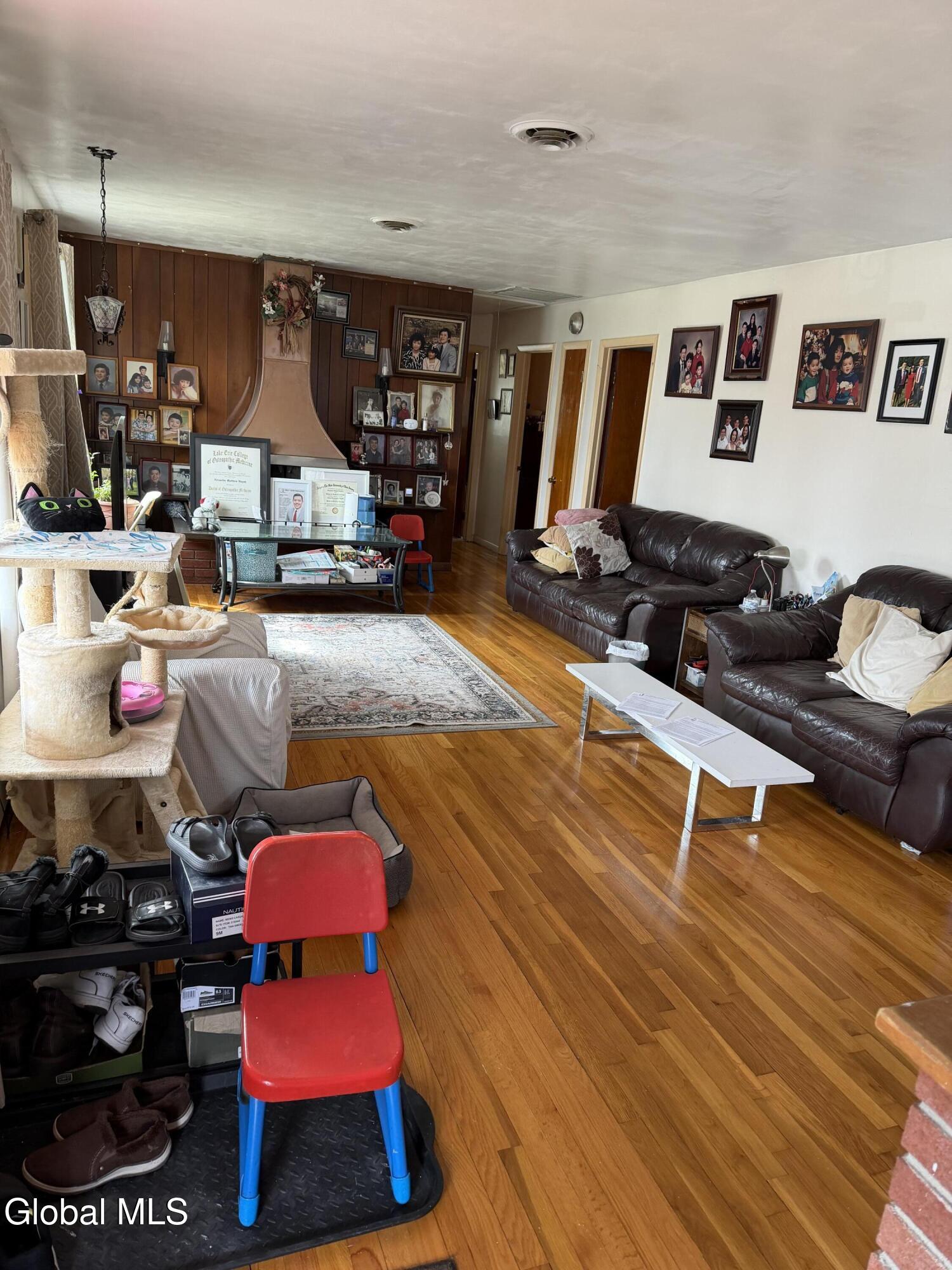 166 Vly Road Colonie, NY 12309 - Photo 3 of 9 IMG_2886