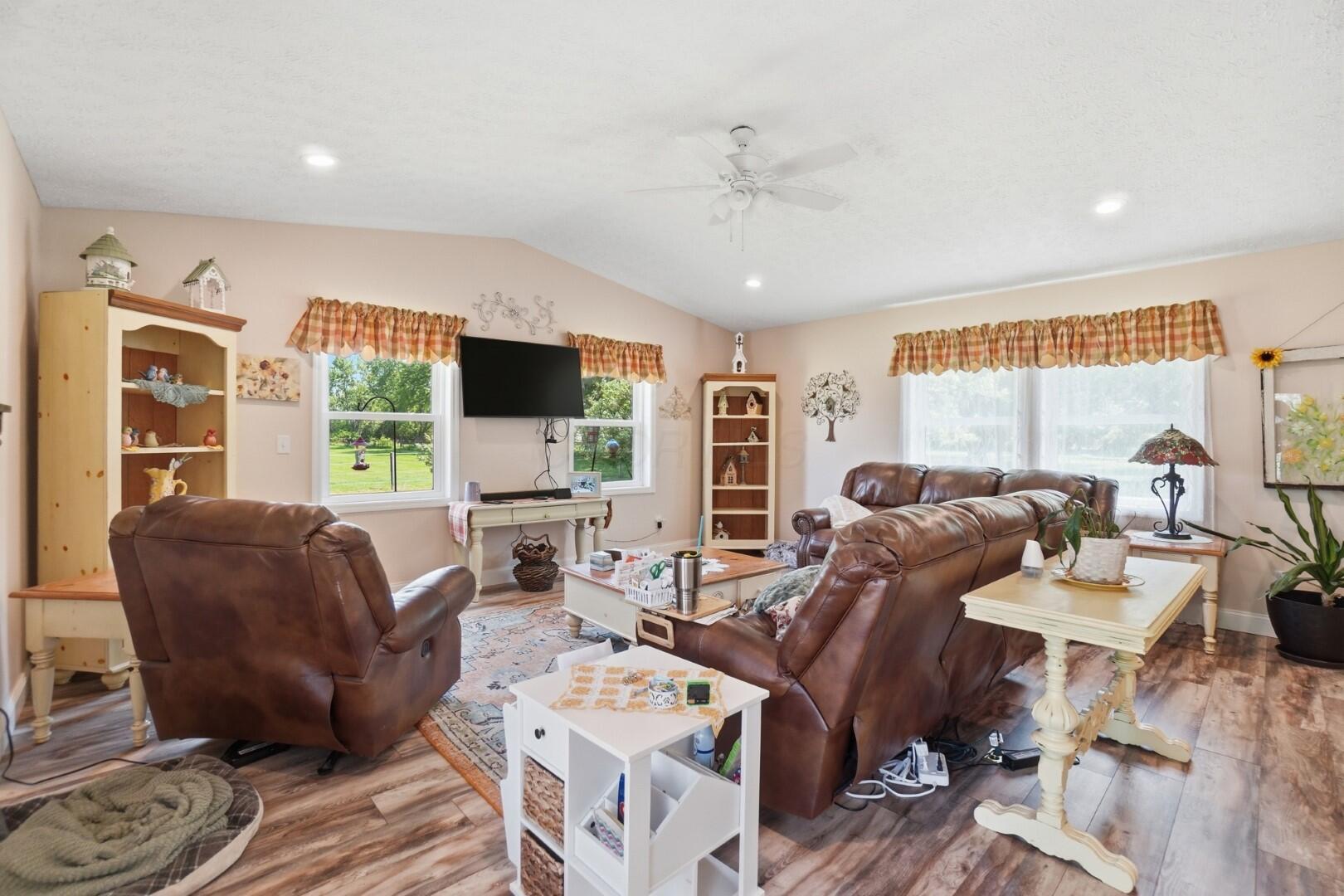 6306 Johnson Road Springfield, OH 45502 - Photo 21 of 84 Gallery Image 21