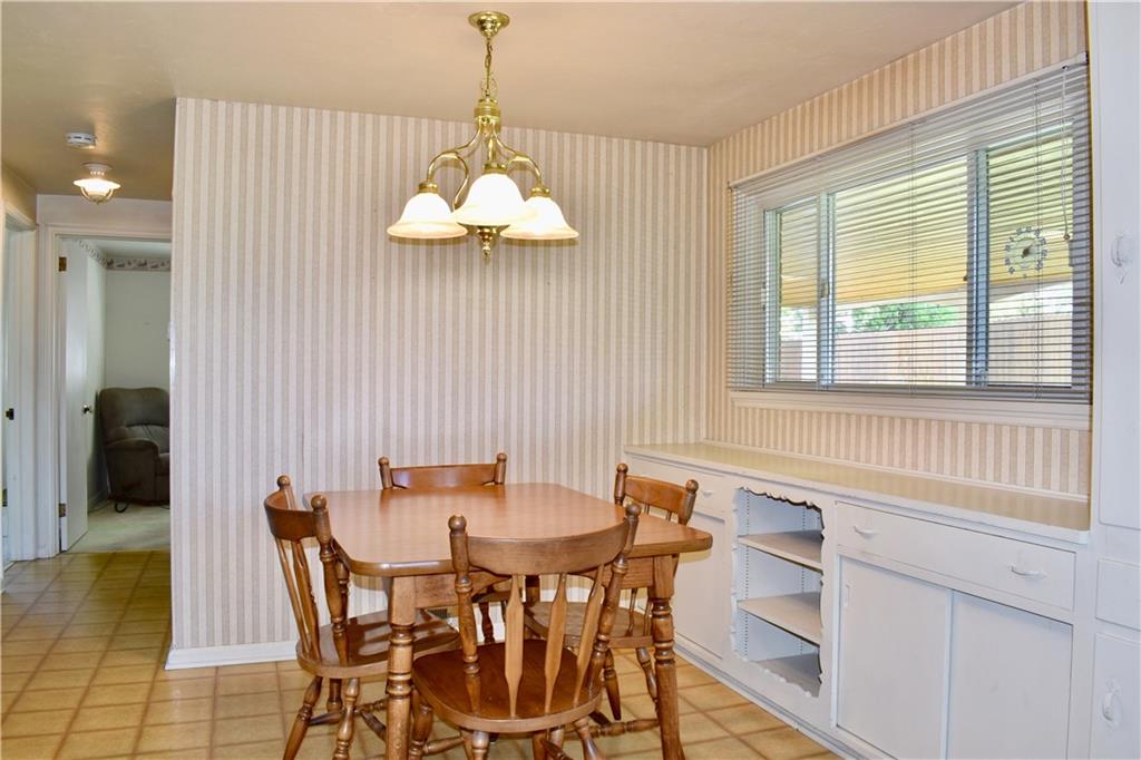 1414 Agnes Road Pittsburgh, PA 15227 - Photo 4 of 24 Gallery Image 4