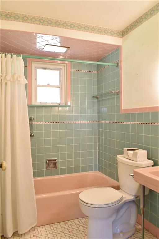 1414 Agnes Road Pittsburgh, PA 15227 - Photo 10 of 24 Gallery Image 10