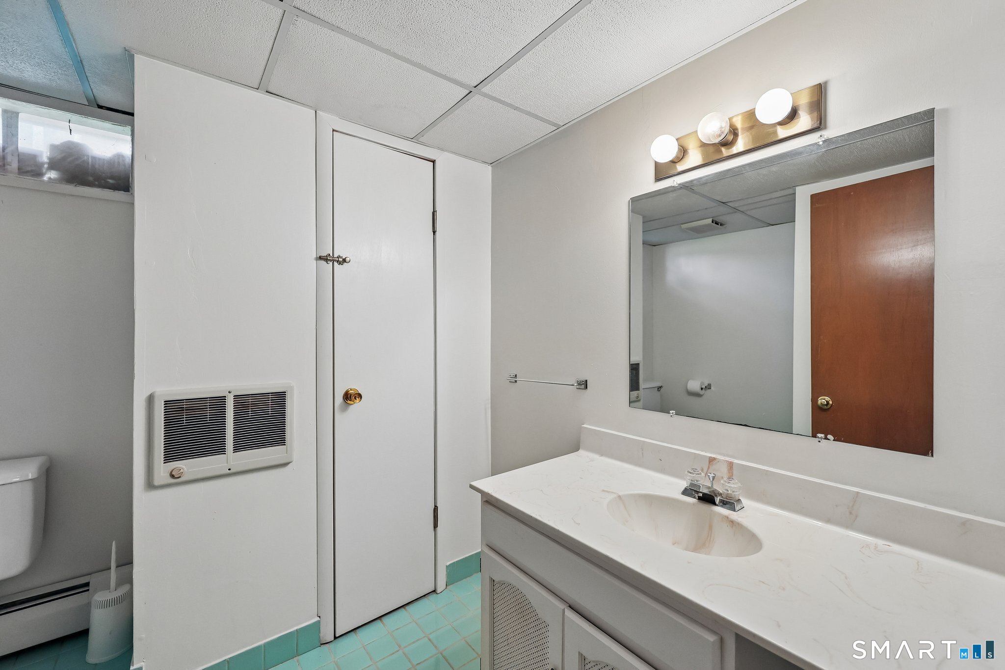 46 Stonegate Drive Wethersfield, CT 06109 - Photo 31 of 36 LOWER LEVEL- FULL BATH W/ SHOWER
