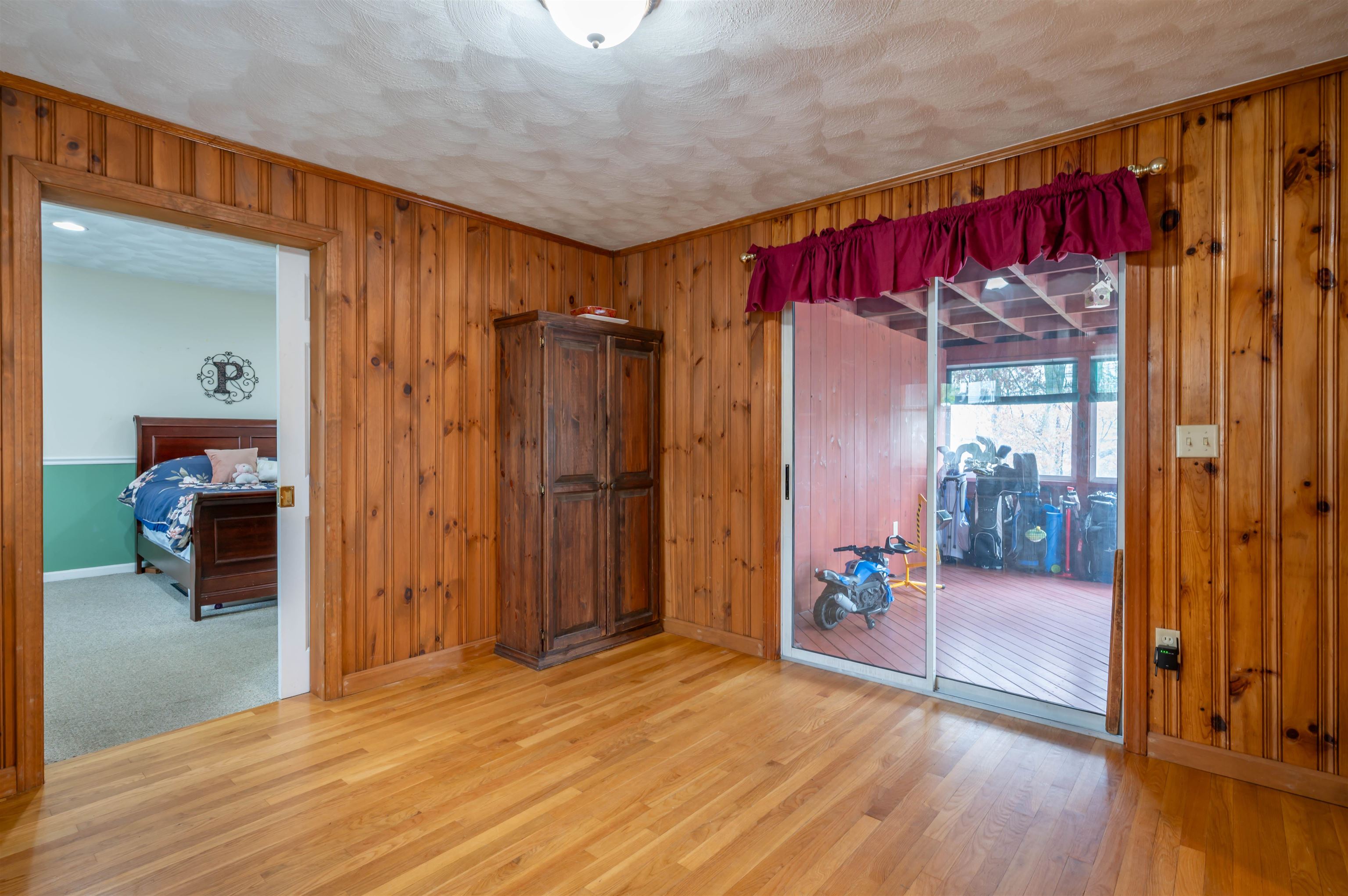 36 Simone Street Manchester, NH 03103 - Photo 3 of 48 Gallery Image 3