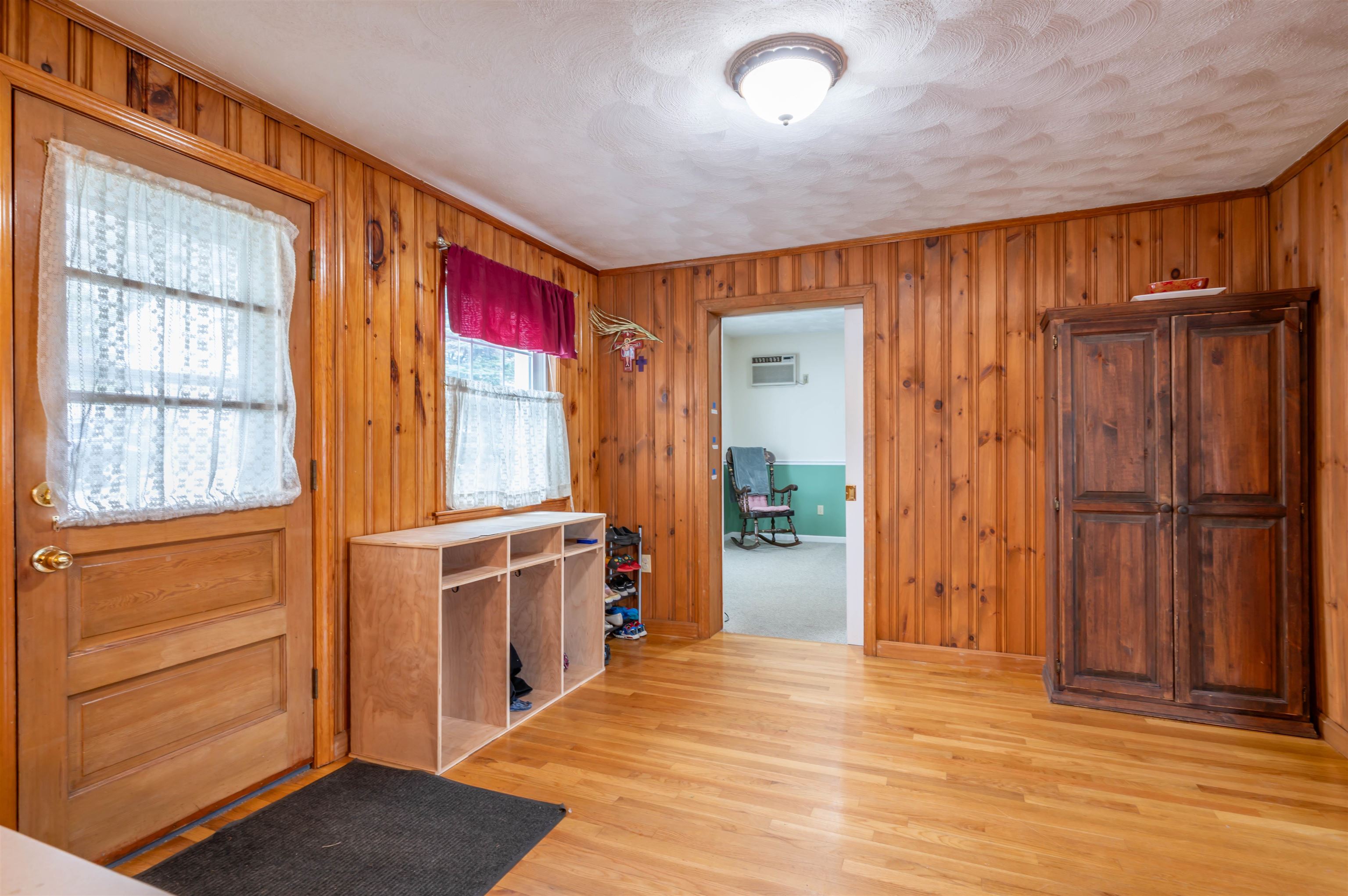 36 Simone Street Manchester, NH 03103 - Photo 4 of 48 Gallery Image 4