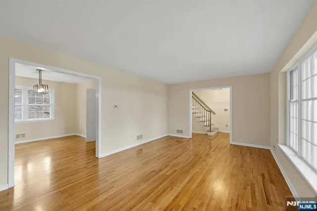 $1,150,000 | 267 East Cedar Street, Livingston, NJ 07039