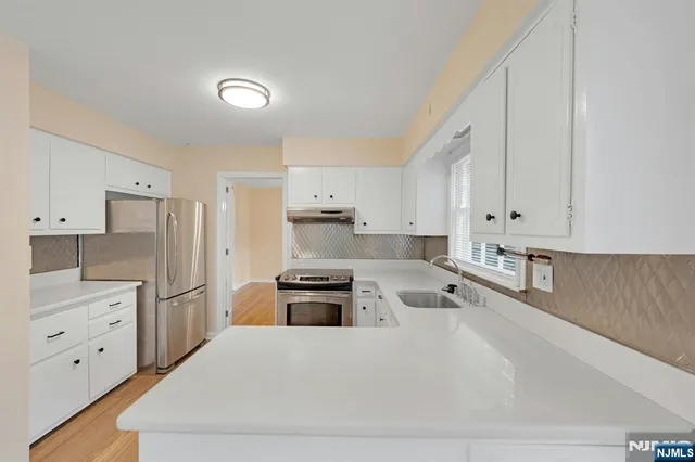 $1,150,000 | 267 East Cedar Street, Livingston, NJ 07039